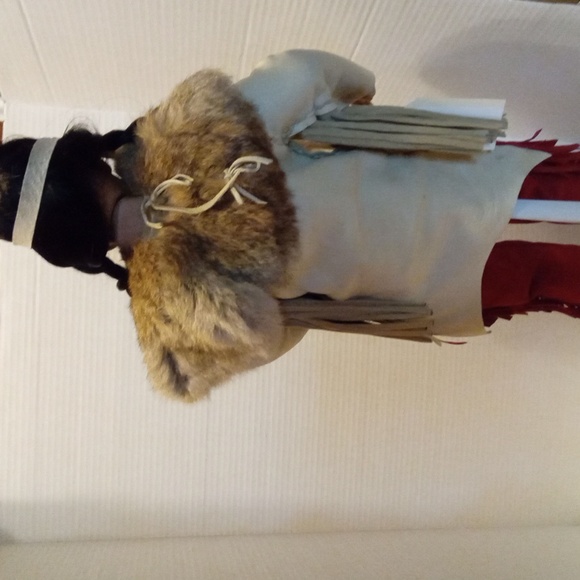 Native American doll - Picture 4 of 10